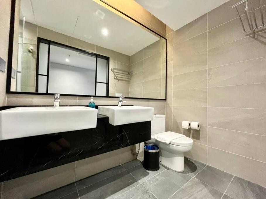 Appartamento #211 M101 Dang Wangi Klcc View Pool By Livin Kuala Lumpur Esterno foto